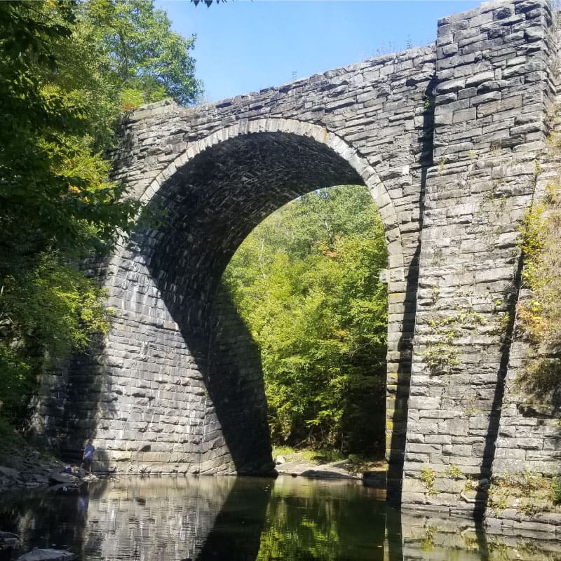 Keystone arch