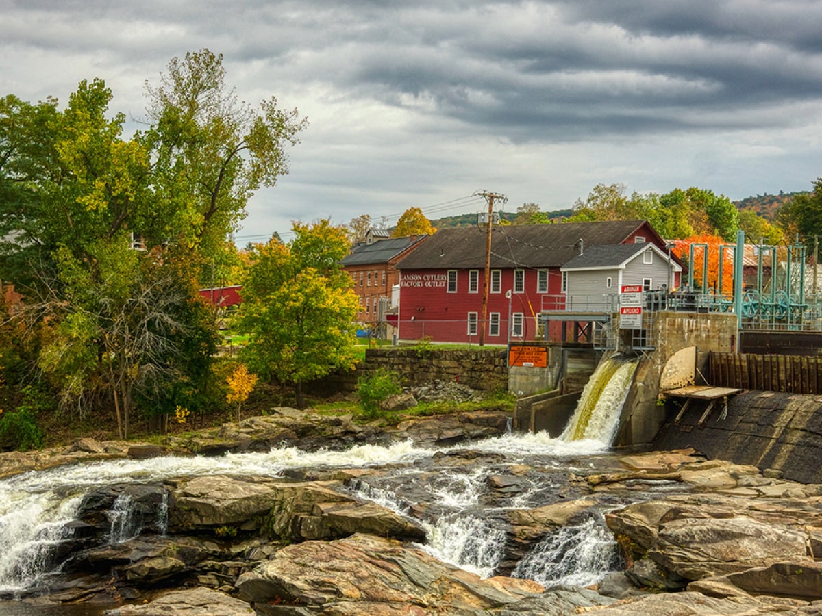 Deerfield River in Western Massachusetts (Credit: Yuval Zukerman / UNSPLASH)