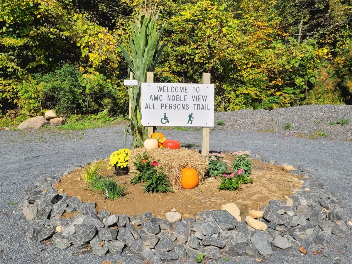 Welcome sign