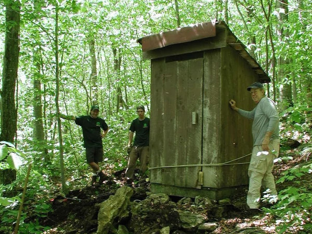 Shifting the Noepel Shelter privy